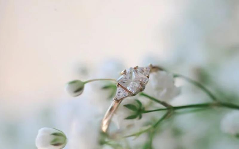 Shop the Latest Diamond Ring Designs – Stunning Engagement and Wedding Rings